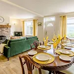4 Bed In Whitby Oc-82262