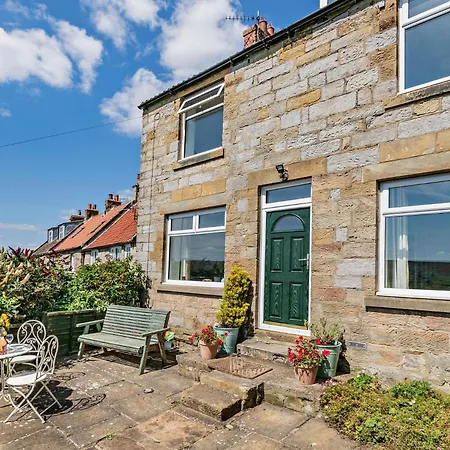 4 Bed In North York Moors 82262 *