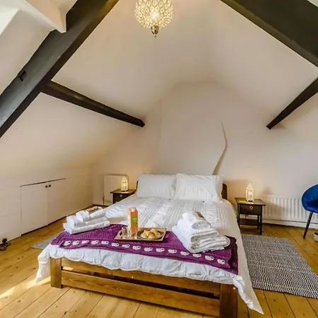 4 Bed In Whitby Oc-82262 Ferienhaus