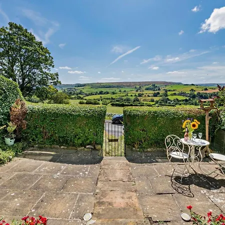4 Bed In Whitby Oc-82262 Holiday home