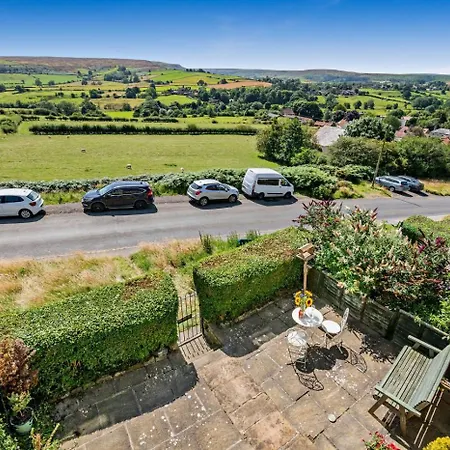 4 Bed In Whitby Oc-82262 Danby